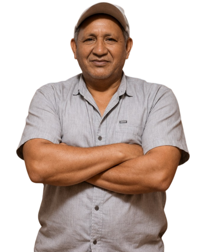 Maestro carpintero experto fabricando muebles a medida en Lima